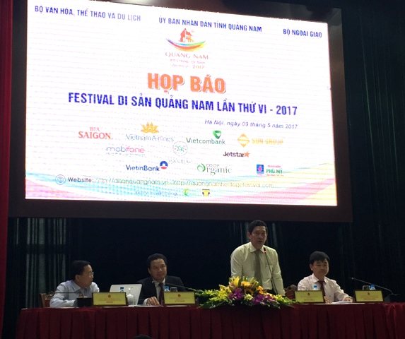 Thứ trưởng Bộ VHTTDL Huỳnh Vĩnh Ái phát biểu tại buổi họp báo